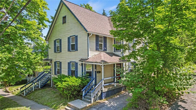 Building Photo - 409 S Aurora St