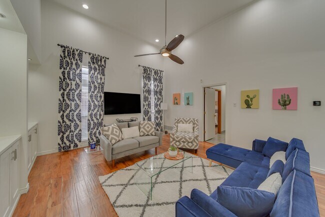 Photo - 1507 Broadmoor Dr