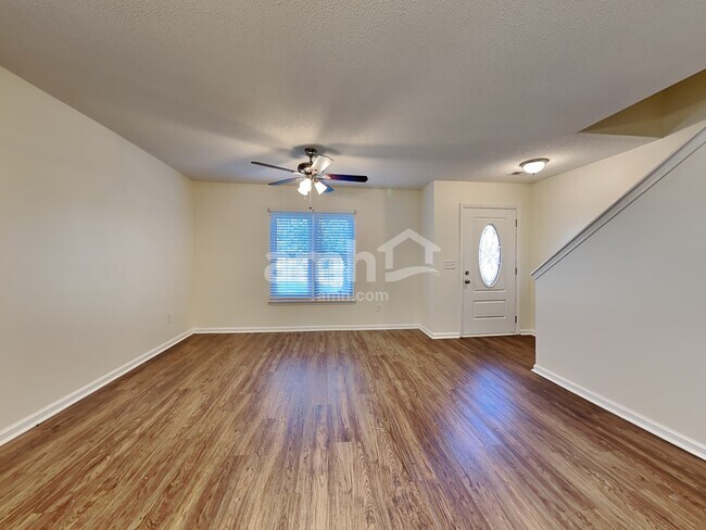 Photo - 516 Holiday Dr