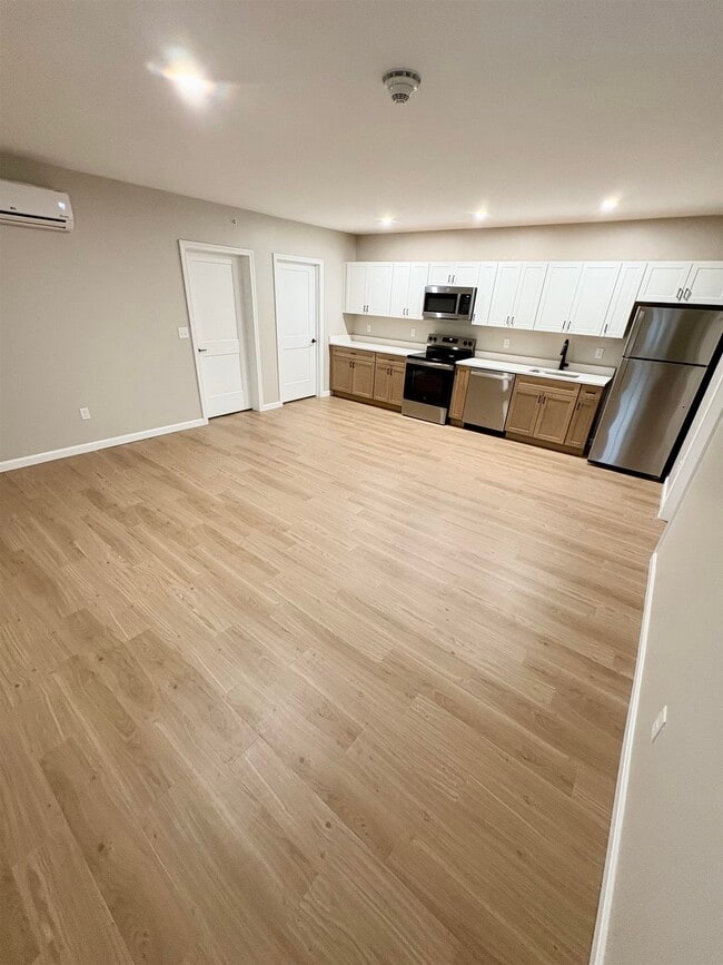 Photo - 15 Mountain Rd Unit 202