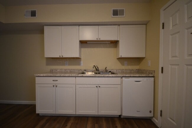 Photo - Pike Apartments Unit B