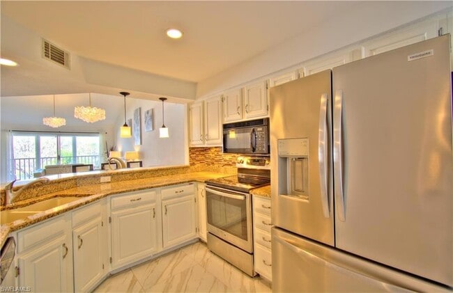 Photo - 9590 Victoria Ln