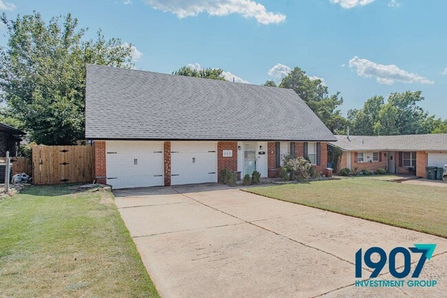 Photo - 616 Redstone Ave