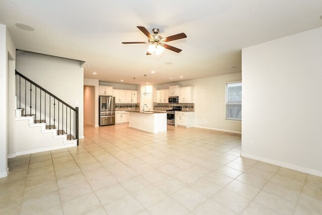 Photo - 1016 Napier Way