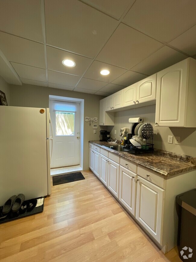 Building Photo - 18 Old Neck Ct Unit 18 old neck court. Rental