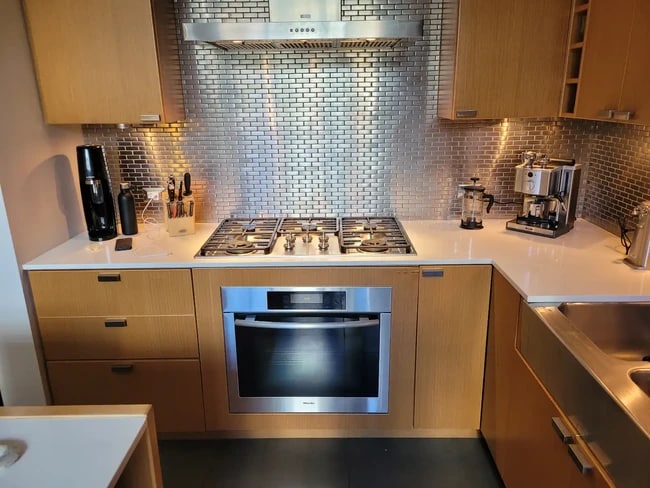 1168 Richards St Unit Furnished 1 Bedroom + Den Townhouse