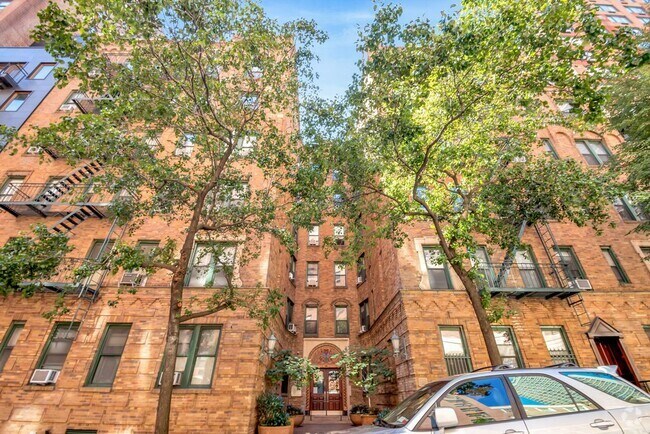 Building Photo - 226 E 70th St Unit 3H Rental