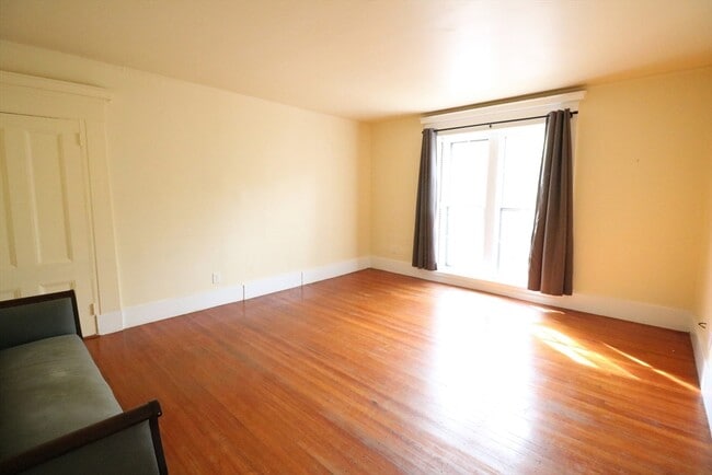 Building Photo - 2 Mason St Unit 2 Rental