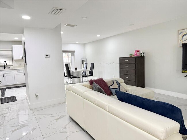 Photo - 5118 Tennis Ct Cir Unit 5118