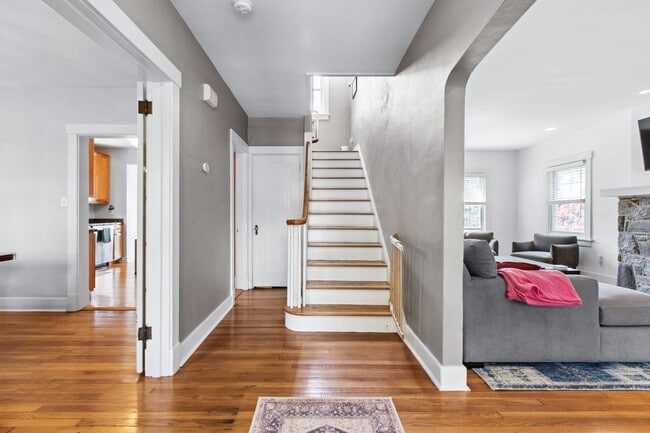 Photo - *Beautifully Updated & Spacious 4BD/4BA Si...