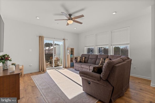 Photo - 1605 Aster Ln
