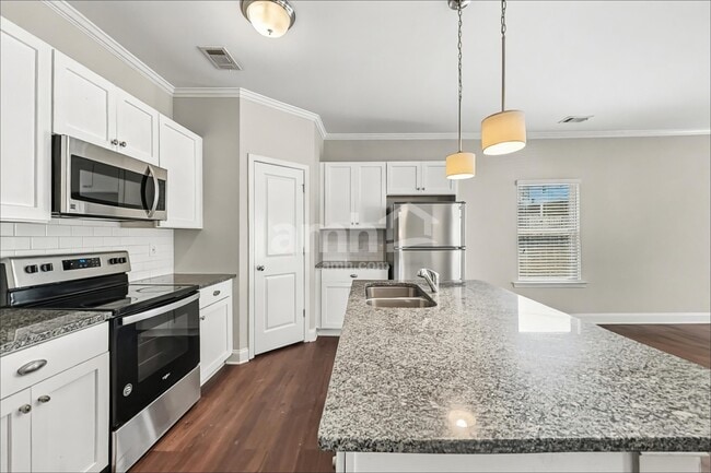 Photo - 2462 Folsom St