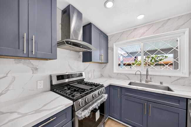 8321 Santa Margarita Ln