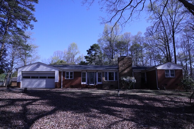 Room in Single Family Home on Mineral Springs Rd