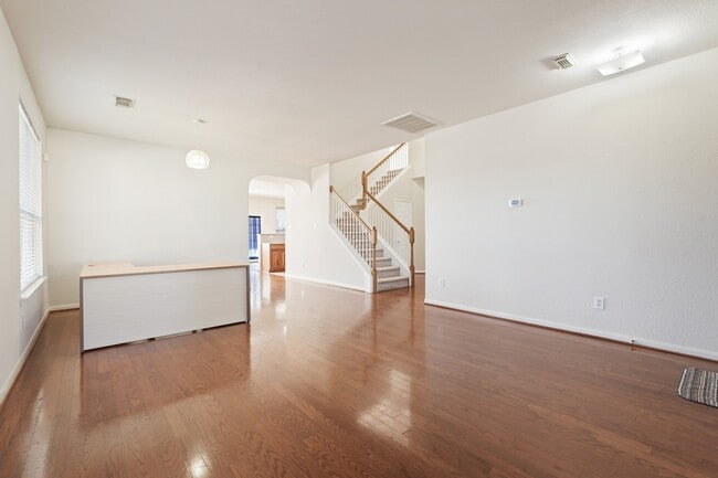 Photo - 29650 Legends Green Dr