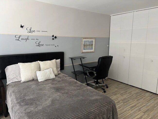 Photo - 1450 E 55th Pl Unidad 927S