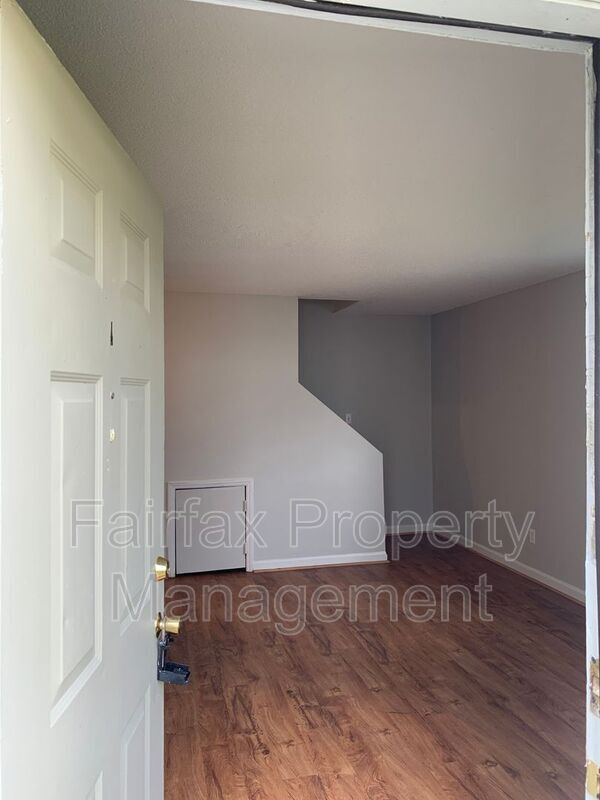 Photo - 1427 Cherrycrest Dr