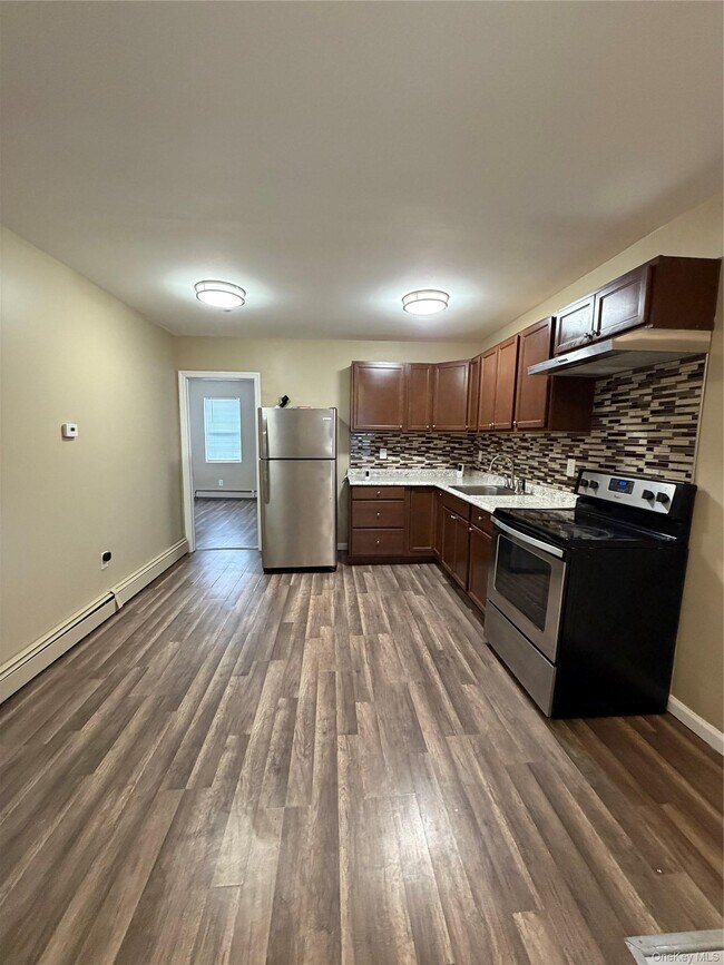 Photo - 79 Brook St