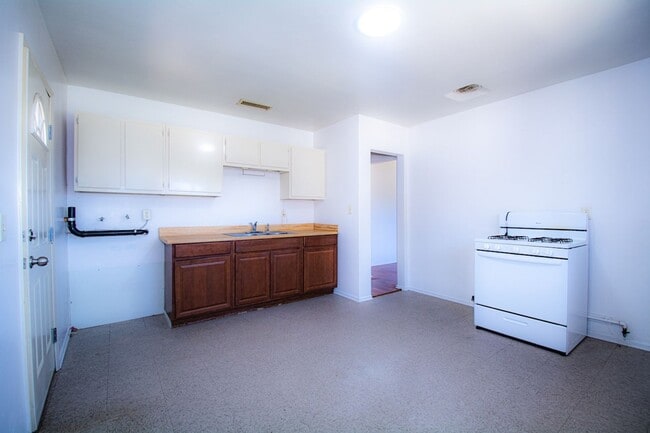 Photo - 308 N Azusa Ave