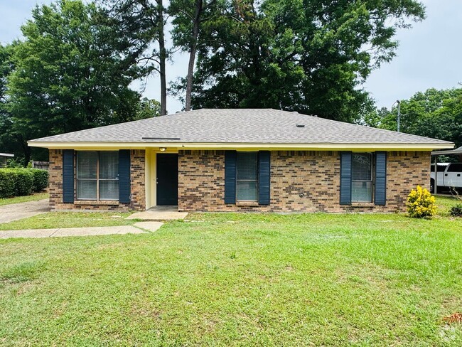 Building Photo - 3-Bedroom Gem !! Rental