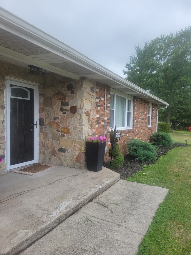 Photo - 2035 Prospect Rd Unit #2