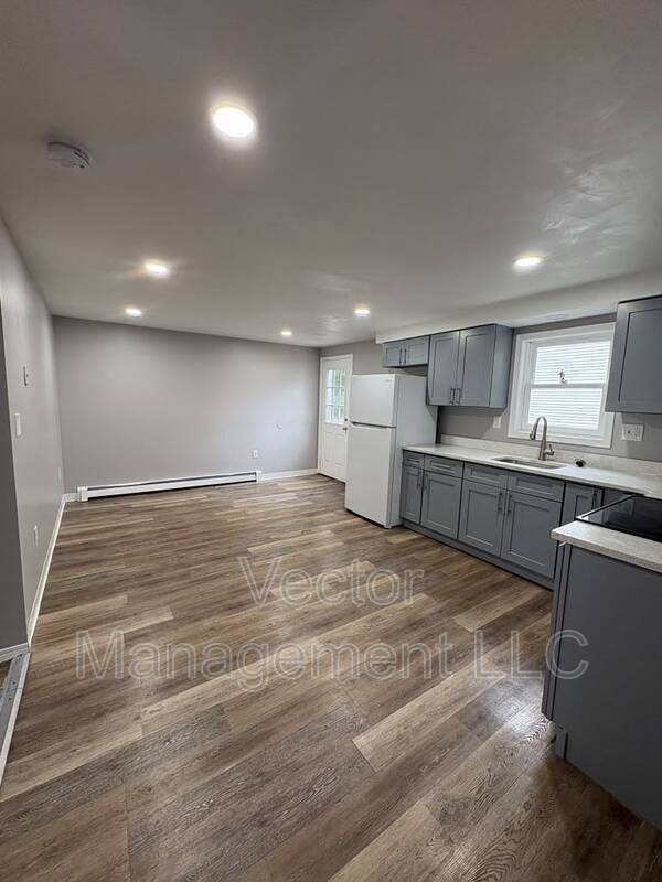 Photo - 505 Howard Ave
