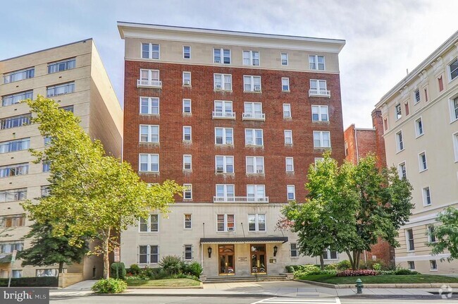 Building Photo - 1954 Columbia Rd NW Unit 207 Rental