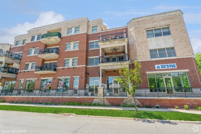 Building Photo - 17200 Oak Park Ave Unit 304 Rental