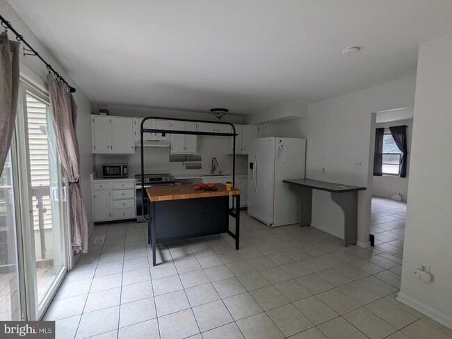 Photo - 5281 Daffodil Dr