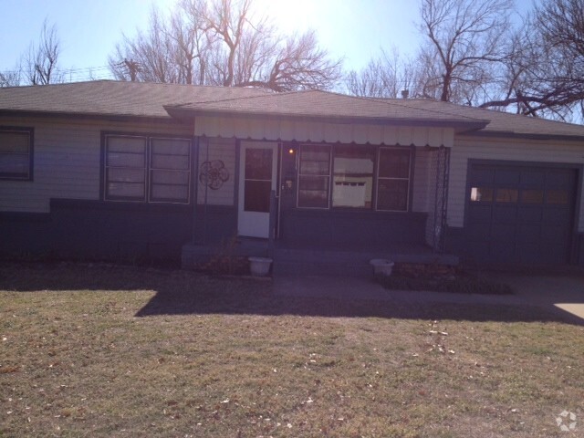 Building Photo - 1904 W Spruce Ave Rental