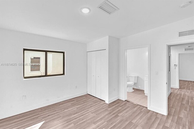 Photo - 5991 NW 14th Ave Unidad 2