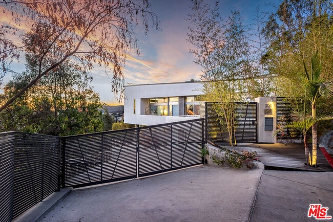 Photo - 2511 Wild Oak Dr