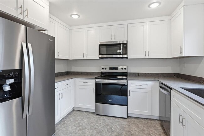 19433 28th Ave NE Unit D