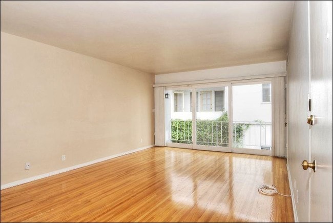 204 S Arnaz Drive Apts.