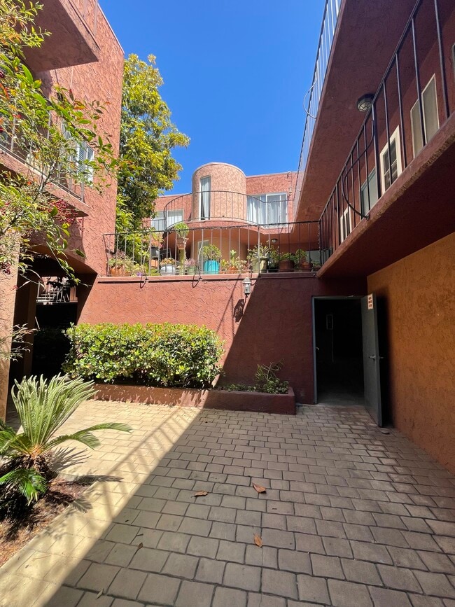 Inner Lower Courtyard - 2222 Carmel Valley Road Unit #4