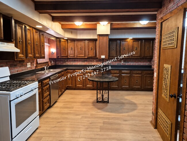 3811 Sunflower Rd