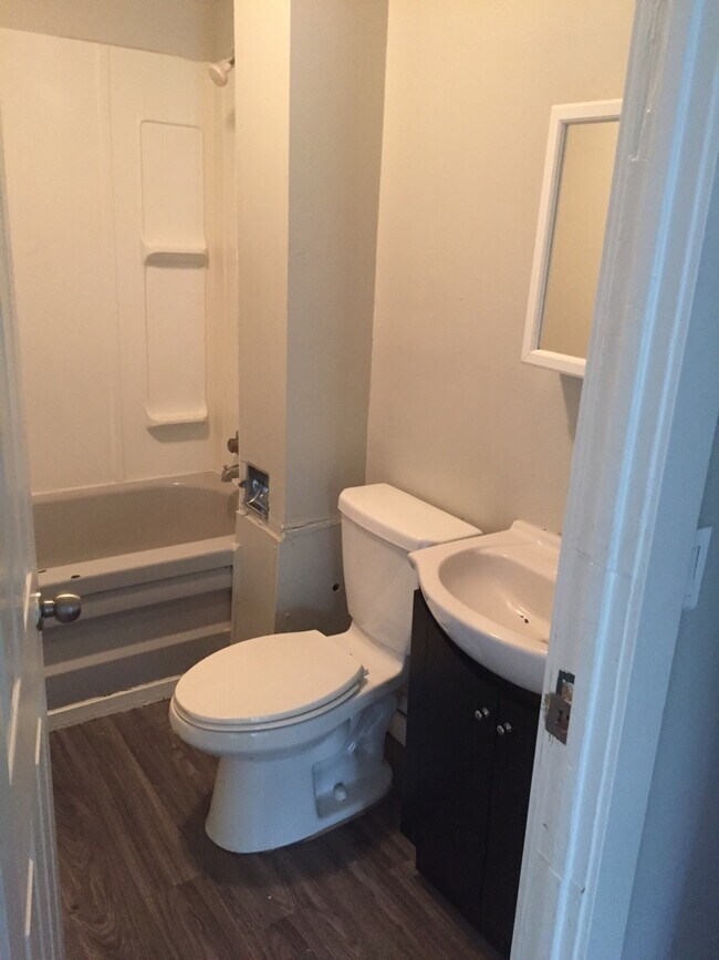 Photo - 852 Retallack St
