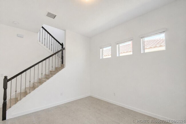 Photo - 1000 Sterling Pine Pl