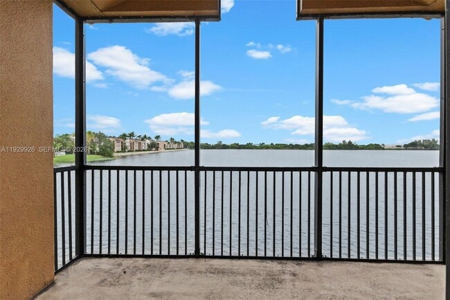 Building Photo - 15509 Miami Lakeway N Unit 2