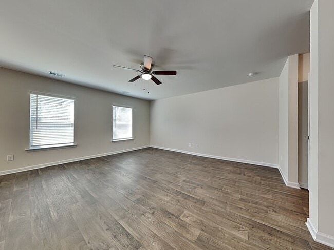 Photo - 114 Boat Clb Ln