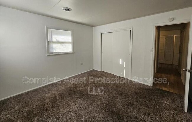 Photo - 921 Spruce St