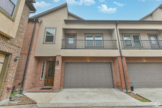 Building Photo - For Lease | 3 Bed, 2 Bath | 2,442 Sq Ft | ... Rental