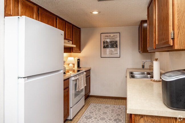 3BR, 1BA - 1,100SF - Kitchen