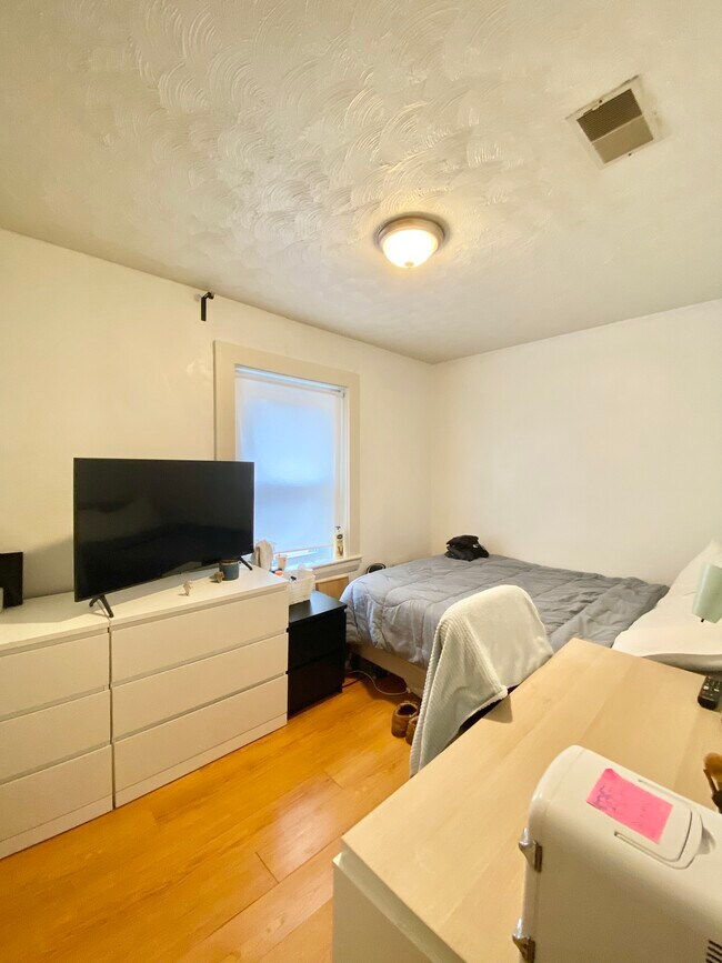 2 Shepherd Ave Unit 2