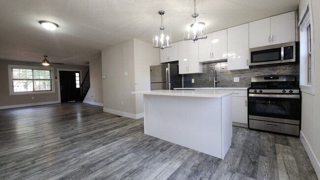 Photo - Courtyard Townhouse Apartments