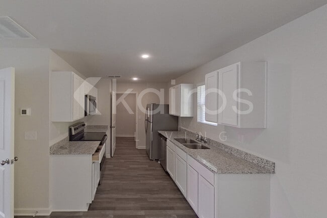 Photo - 233 Topaz Ln