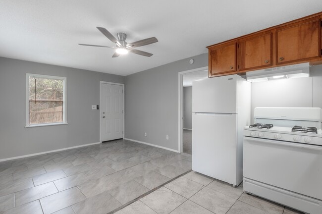 Photo - 700 Gray St Unit 1