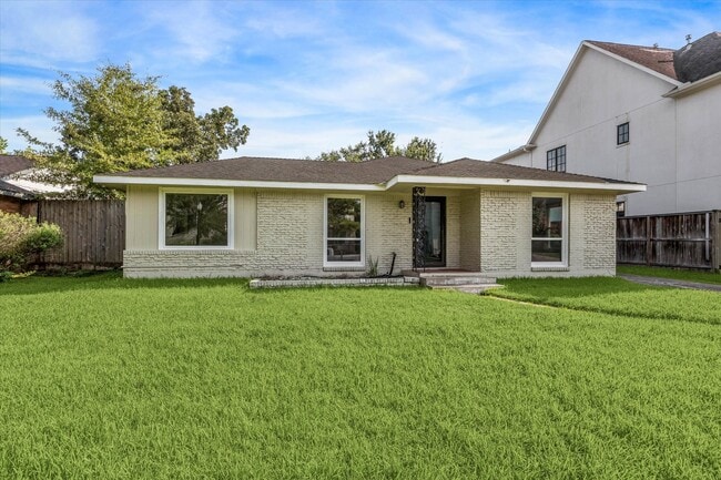 Building Photo - 3607 Blue Bonnet Blvd Rental