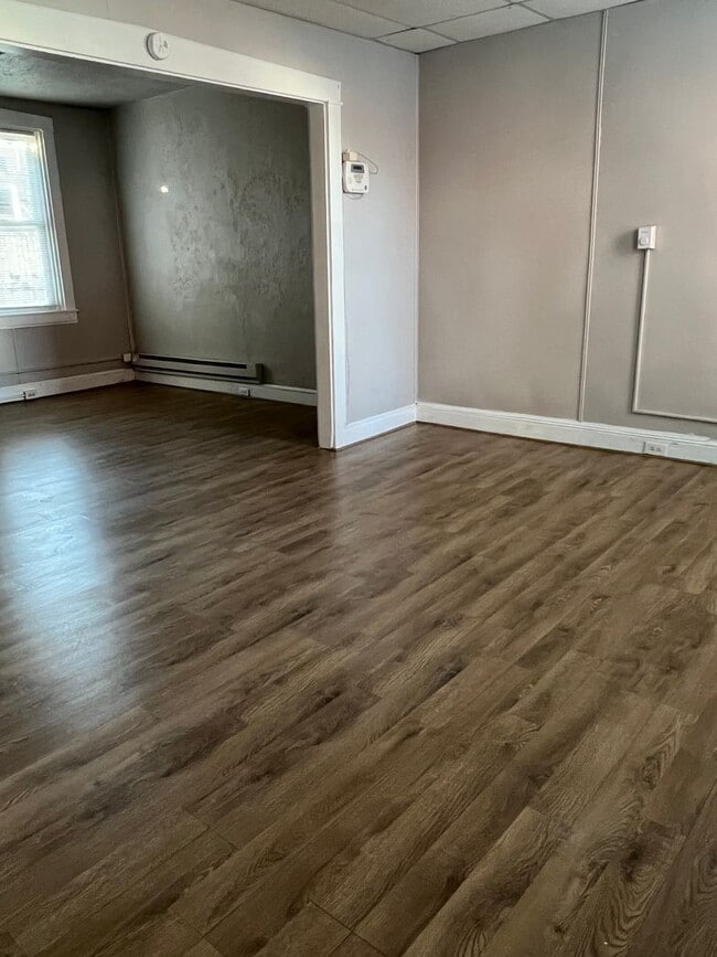 Photo - Remodeled 2BR house with courtyard