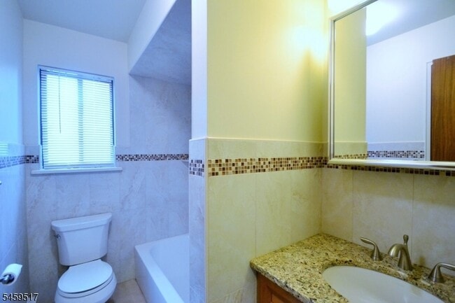 Photo - 121 Grove St Unit 3